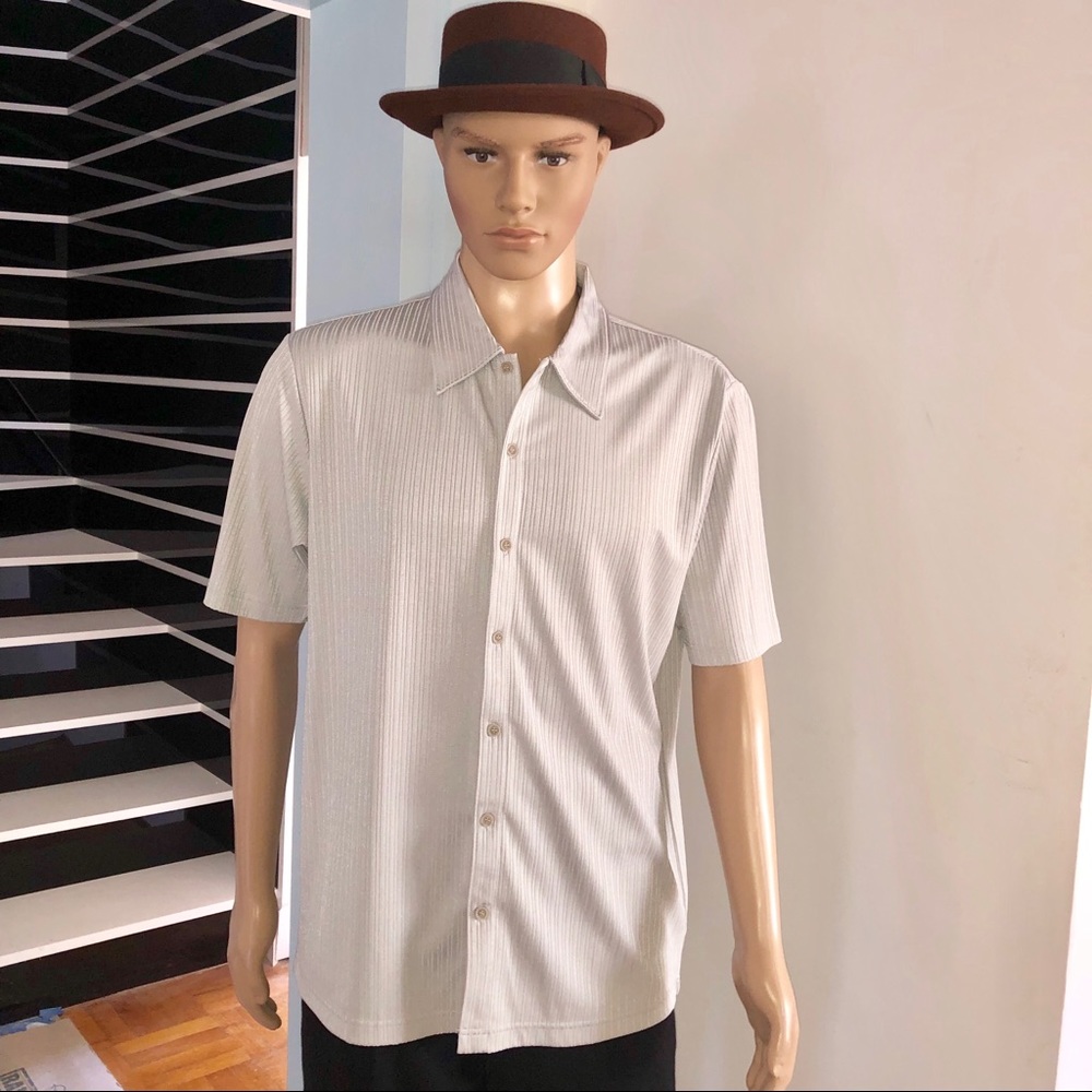 Claiborne Men’s Short Sleeve Shirt